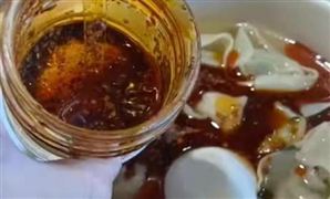 男子嫌一碗餛飩58元太貴倒光辣椒油 我國餐飲服務(wù)行業(yè)發(fā)展現(xiàn)狀如何？