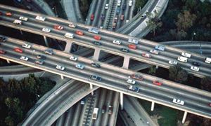 城市軌道交通是城市交通環(huán)?；赜型緩?2022中國交通運(yùn)輸行業(yè)發(fā)展趨勢及規(guī)模分析