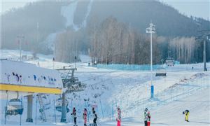 預(yù)計(jì)2022年中國(guó)冰雪產(chǎn)業(yè)總規(guī)模分析 冰雪相關(guān)企業(yè)發(fā)展趨勢(shì)分析