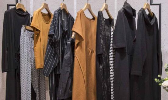 2023年服裝行業(yè)發(fā)展展望 服裝零售行業(yè)市場(chǎng)消費(fèi)現(xiàn)狀發(fā)展趨勢(shì)