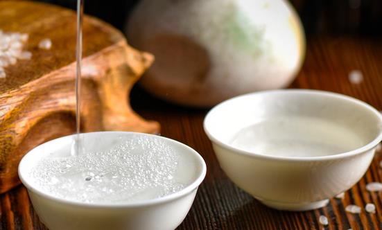 中國中低端白酒行業(yè)消費趨勢 中國中低端白酒行業(yè)發(fā)展戰(zhàn)略研究