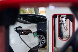 全國(guó)累計(jì)建成充電樁超過660萬(wàn)臺(tái) 2023年支持800V高壓快充車型推出