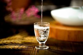 2023白酒行業(yè)銷售收入 頭部白酒企業(yè)帶頭加速“出?！?></a></span>
                            <b><a href=