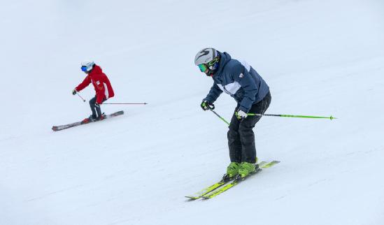 室內(nèi)滑雪場行業(yè)市場分析2023：11月廣東“室內(nèi)滑雪”相關搜索量同比增長達295%