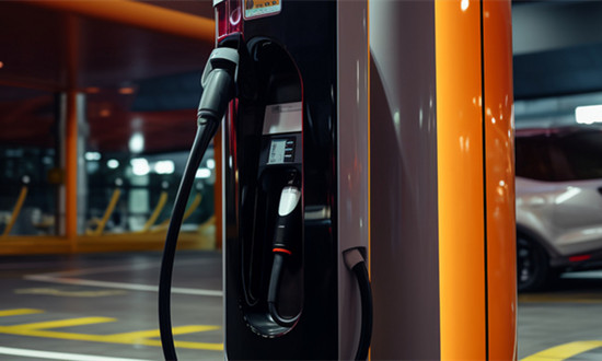 電動汽車充電站行業(yè)分析：華為計(jì)劃明年部署超10萬個(gè)全液冷超快充充電樁