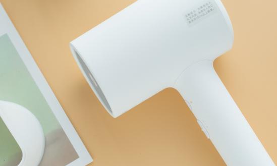 高速吹風(fēng)機(jī)作為吹風(fēng)機(jī)中更具有性能優(yōu)勢(shì)的新型產(chǎn)品呈現(xiàn)蓬勃發(fā)展之勢(shì)  吹風(fēng)機(jī)行業(yè)市場(chǎng)分析