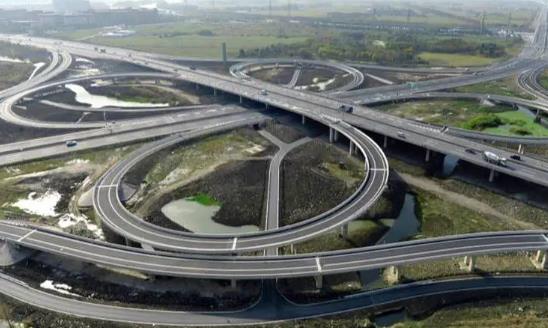 2024公路建設(shè)現(xiàn)狀分析及發(fā)展趨勢：加強重大交通工程加速推進(jìn)