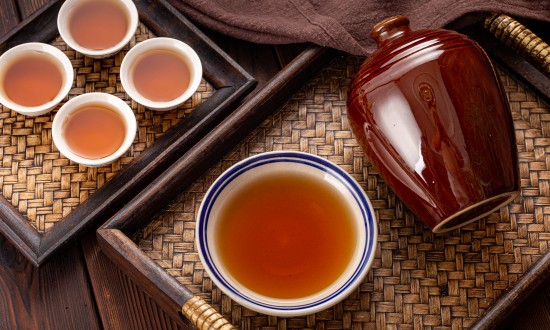 2024年黃酒行業(yè)發(fā)展現(xiàn)狀及重點(diǎn)企業(yè)對(duì)比分析