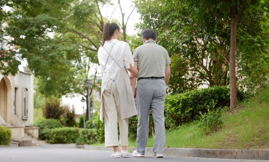 行業(yè)分析：銀發(fā)經(jīng)濟市場廣闊 各地把握銀發(fā)經(jīng)濟政策帶來的新機遇