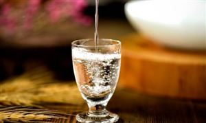 醬香型白酒產(chǎn)業(yè)現(xiàn)狀及未來(lái)發(fā)展趨勢(shì)分析報(bào)告 茅臺(tái)部分省份暫停企業(yè)客戶1499價(jià)格購(gòu)酒申請(qǐng)
