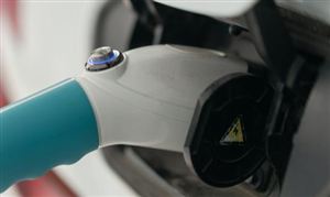 2024年新能源汽車行業(yè)現(xiàn)狀與發(fā)展趨勢(shì)及投資前景預(yù)測(cè)
